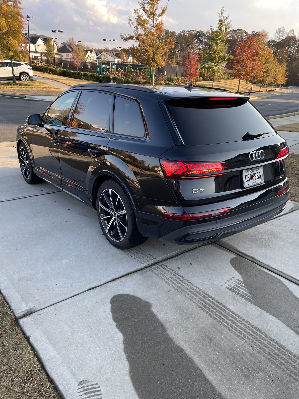 Detailed wheel and tire shine on luxury SUV